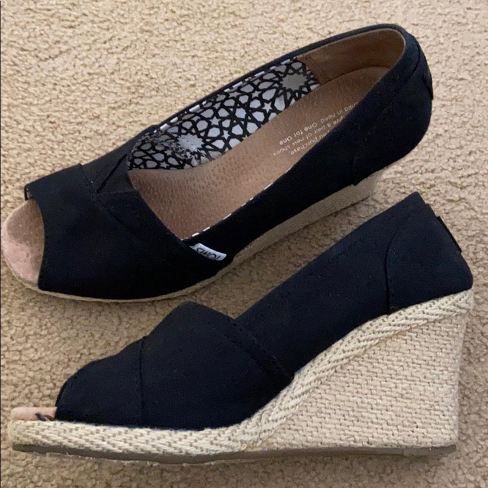 Toms Open Toe Wedges